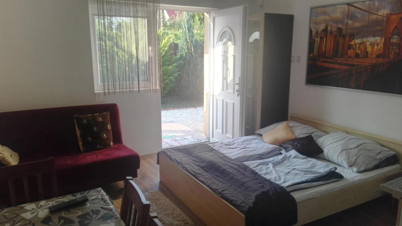 Appartement Sunshine Apartman à Siófok Extérieur photo