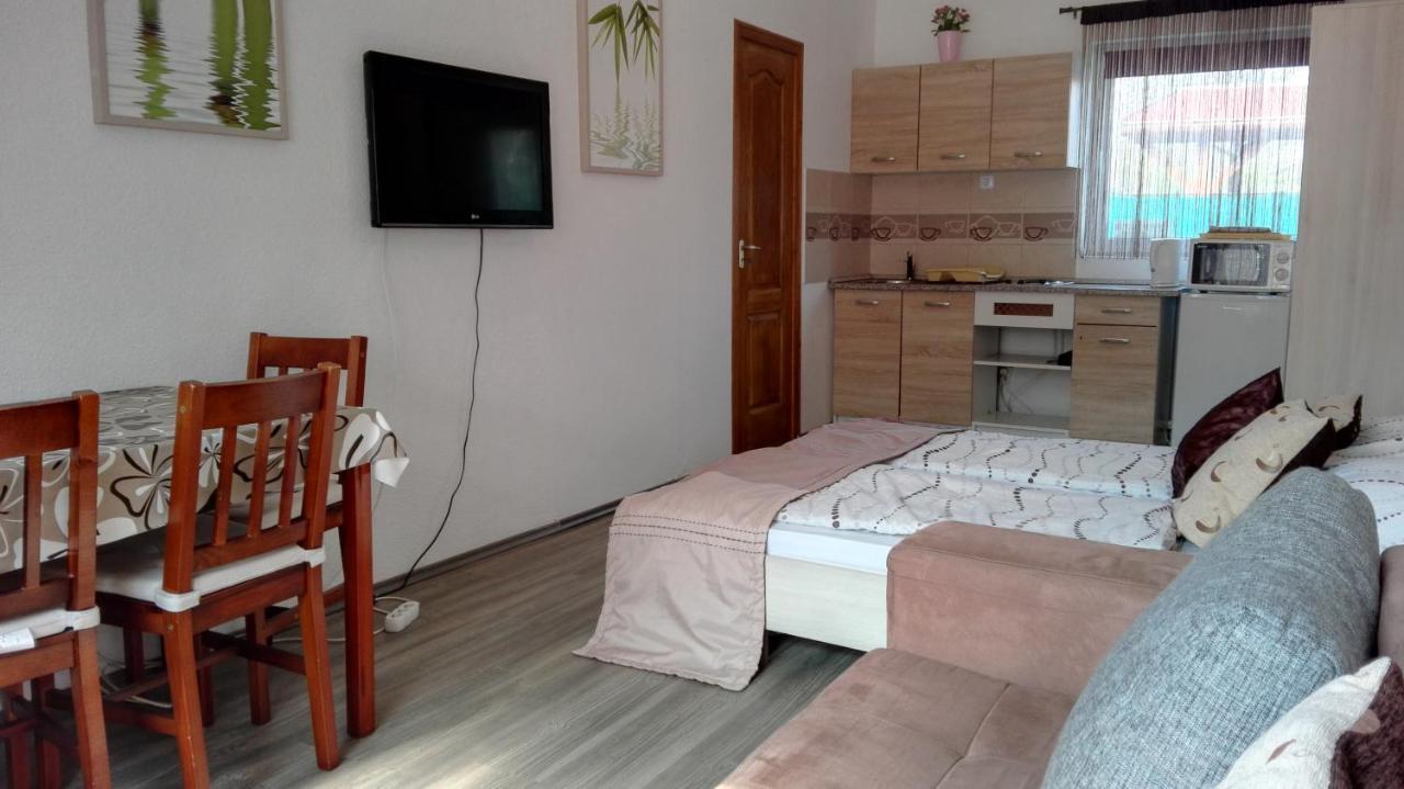 Appartement Sunshine Apartman à Siófok Extérieur photo